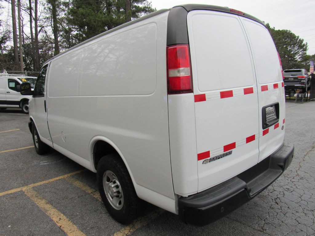2019 Chevrolet Express Image 5