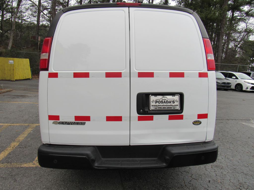 2019 Chevrolet Express Image 7
