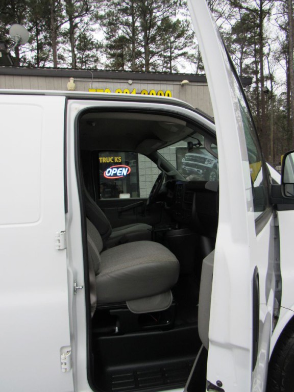 2019 Chevrolet Express Image 11