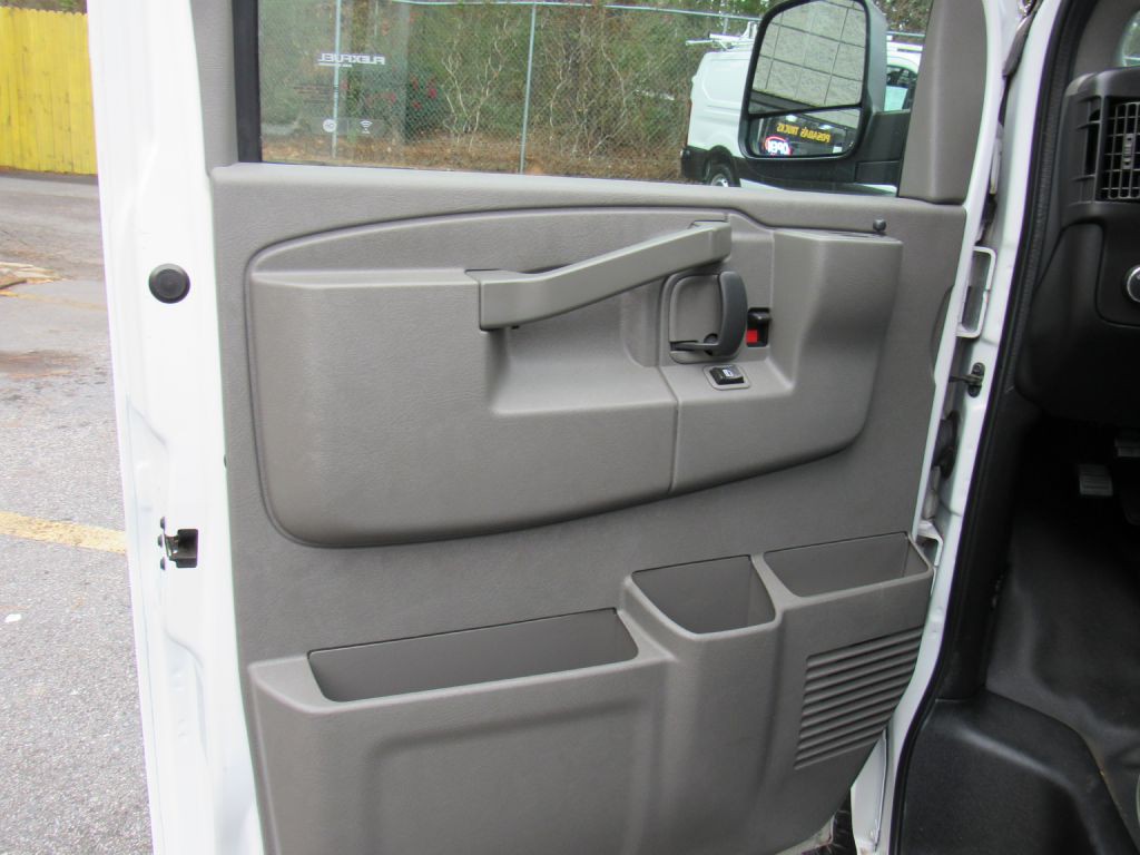 2019 Chevrolet Express Image 12