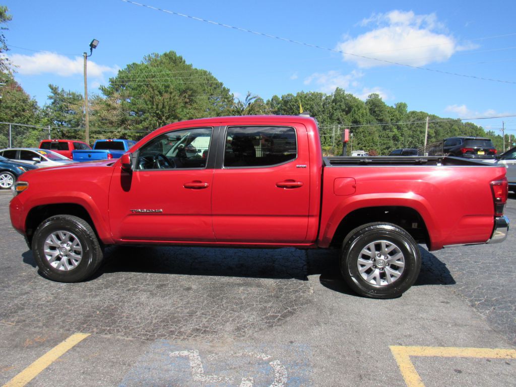 2019 Toyota Tacoma Image 2