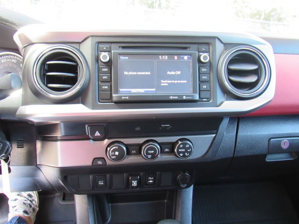 2019 Toyota Tacoma Image 13