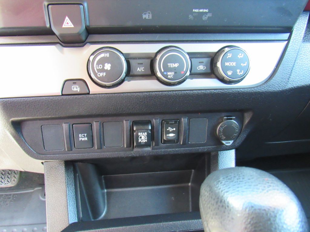 2019 Toyota Tacoma Image 15