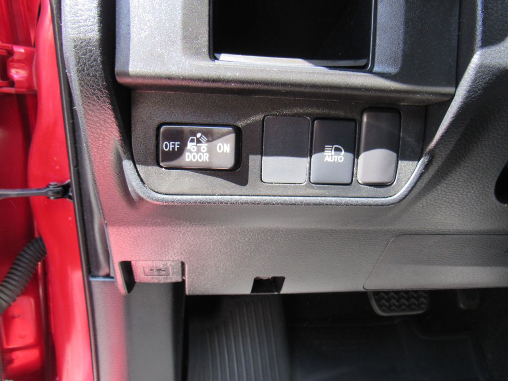 2019 Toyota Tacoma Image 17