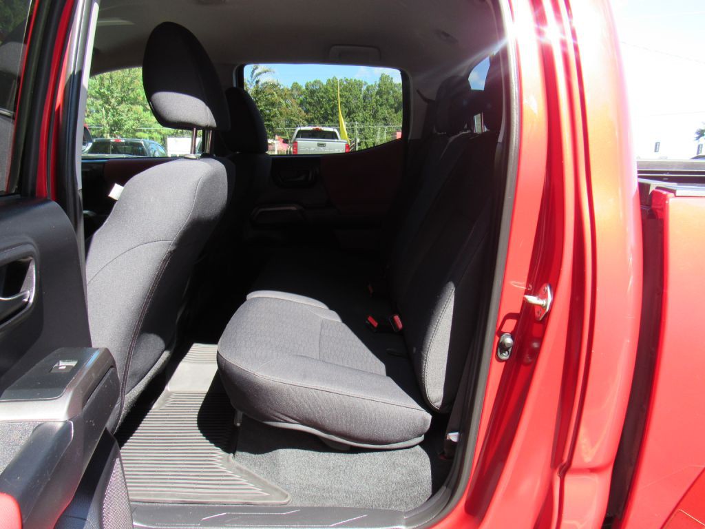 2019 Toyota Tacoma Image 19