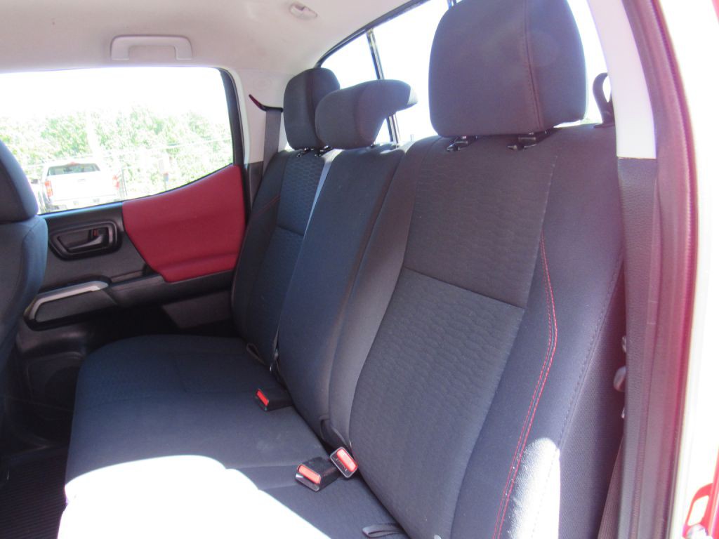 2019 Toyota Tacoma Image 20