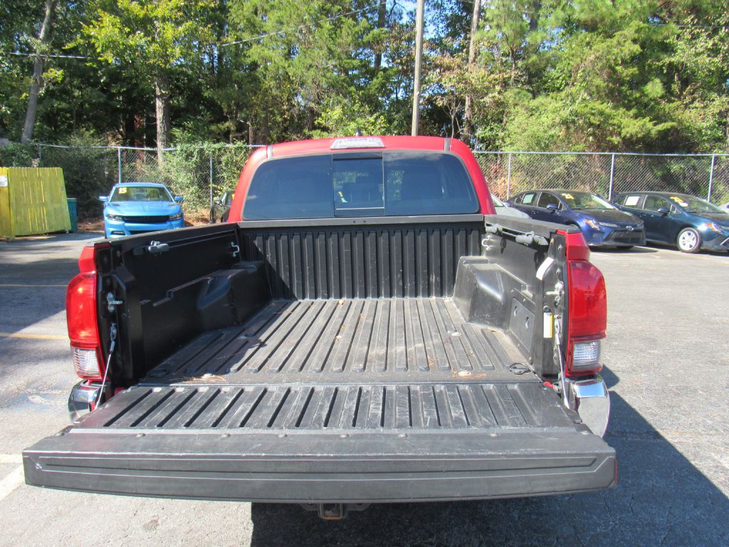 2019 Toyota Tacoma Image 21