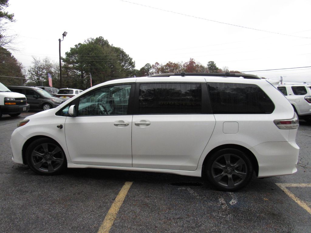 2019 Toyota Sienna Image 4