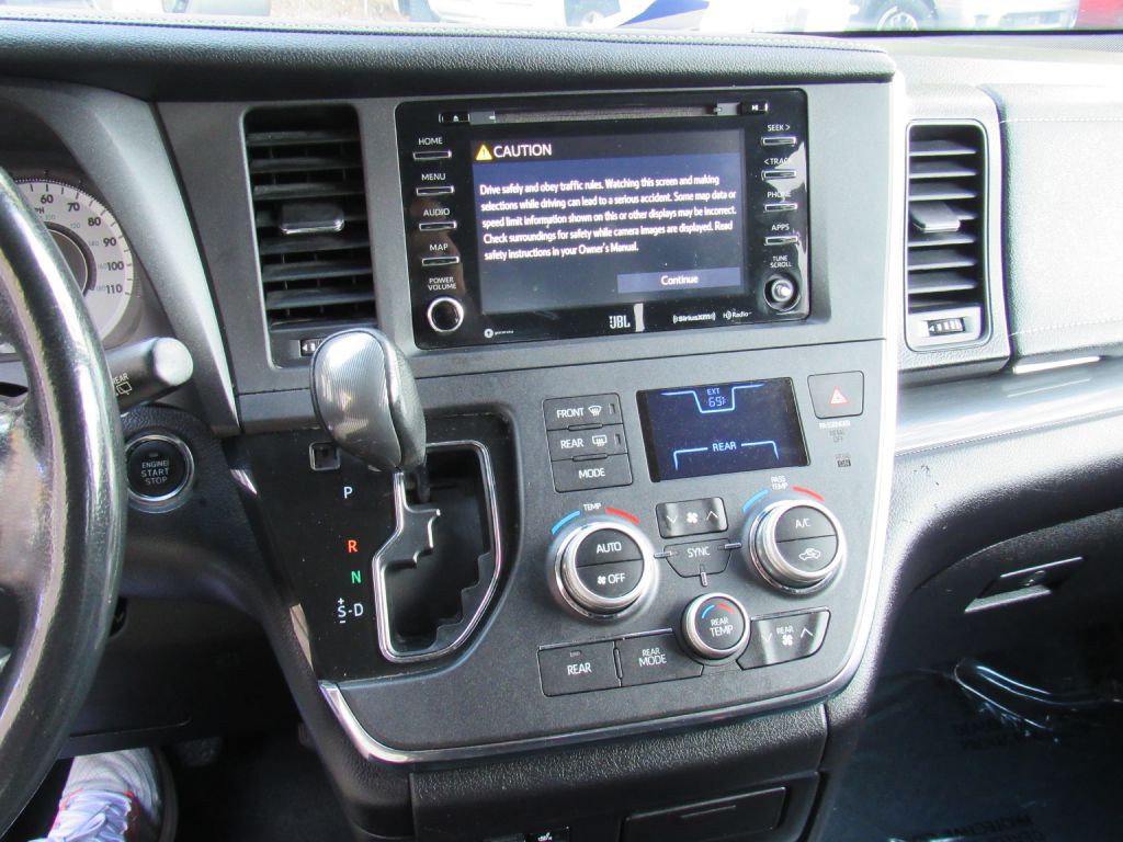 2019 Toyota Sienna Image 16