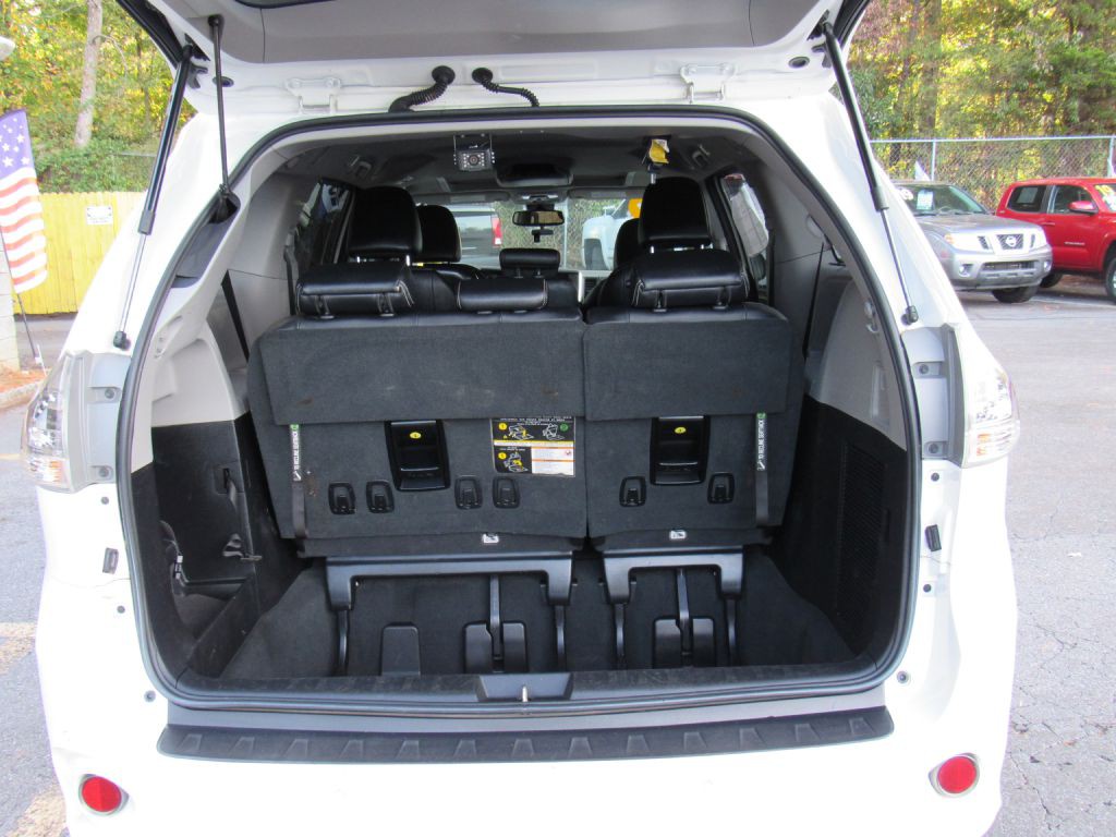 2019 Toyota Sienna Image 12