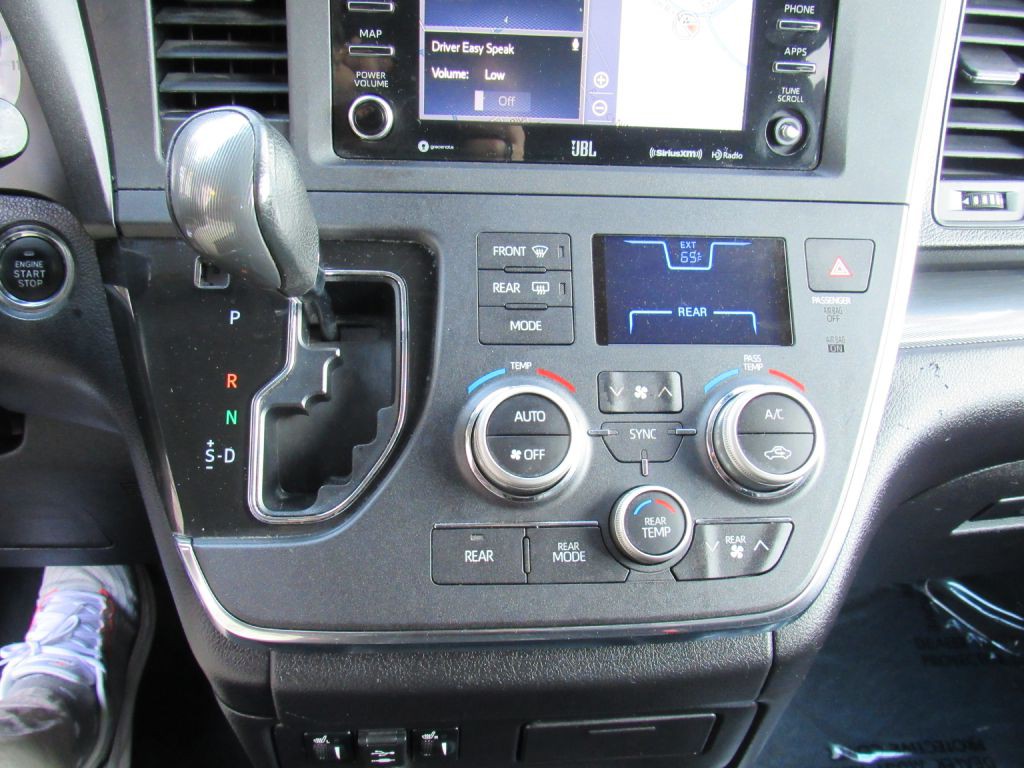 2019 Toyota Sienna Image 18