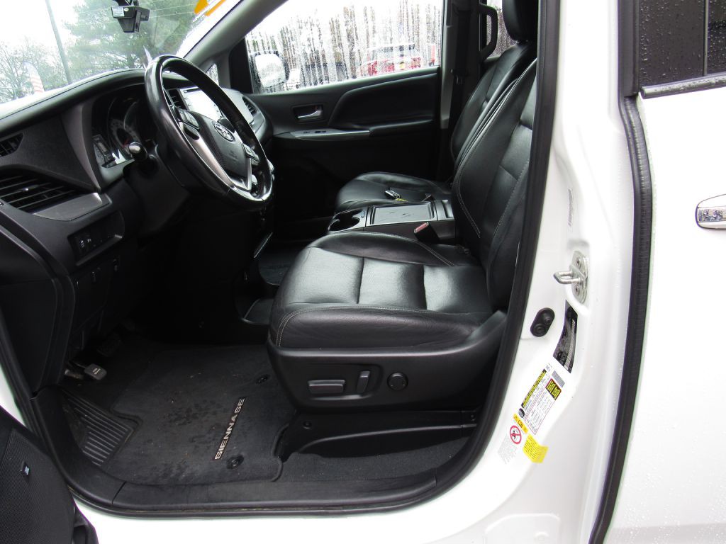 2019 Toyota Sienna Image 34