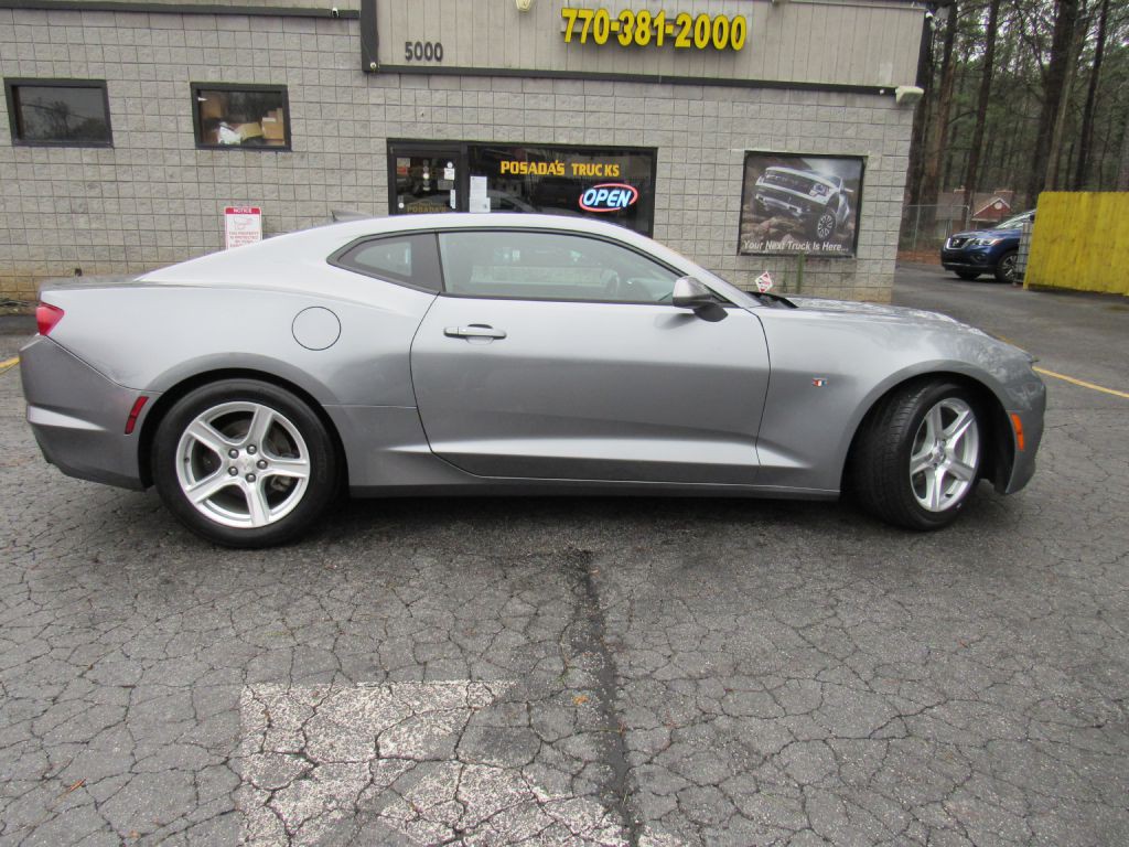 2019 Chevrolet Camaro Image 2