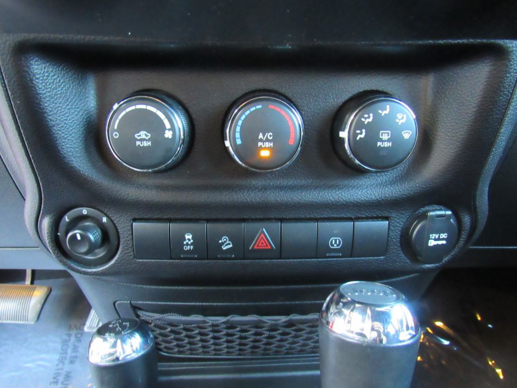 2017 Jeep Wrangler Unlimited Image 16