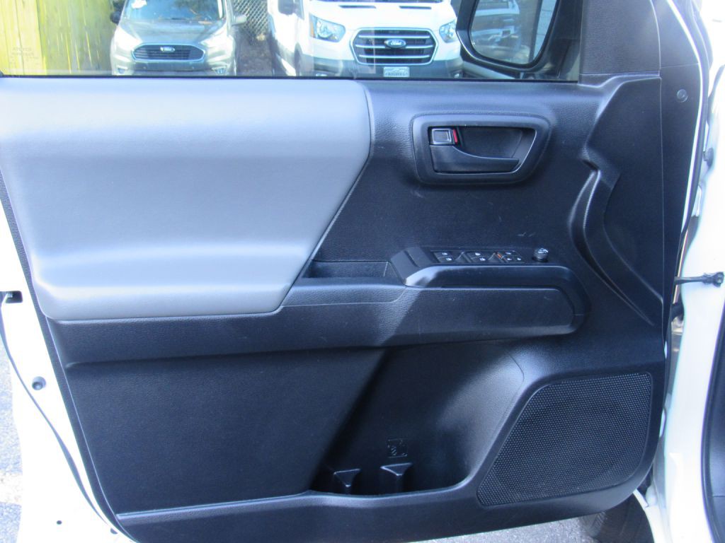 2019 Toyota Tacoma Image 8