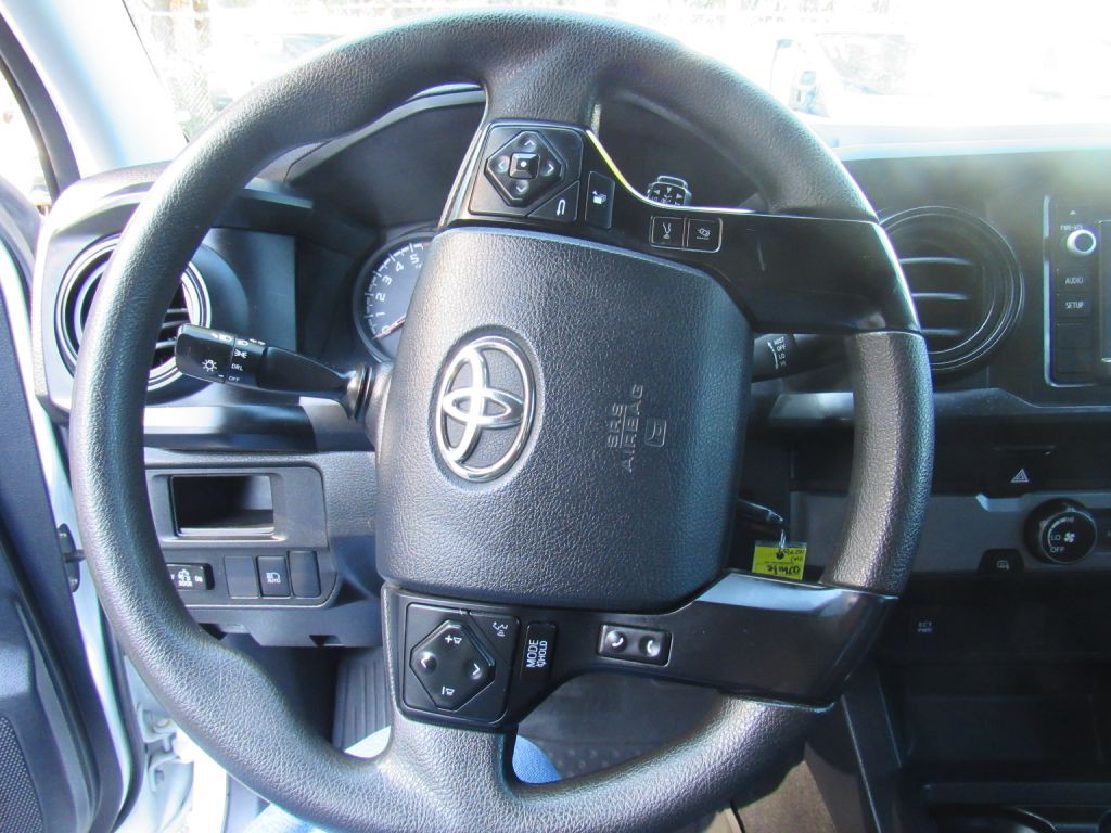 2019 Toyota Tacoma Image 10