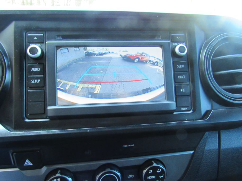 2019 Toyota Tacoma Image 12