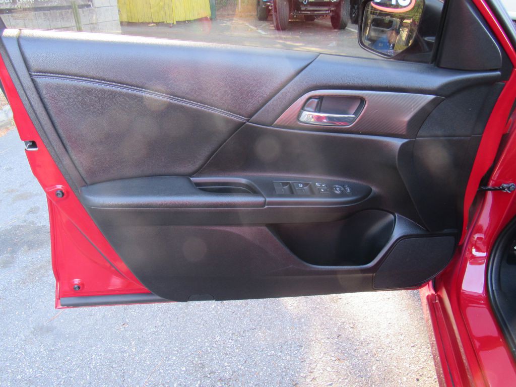 2016 Honda Accord Image 14