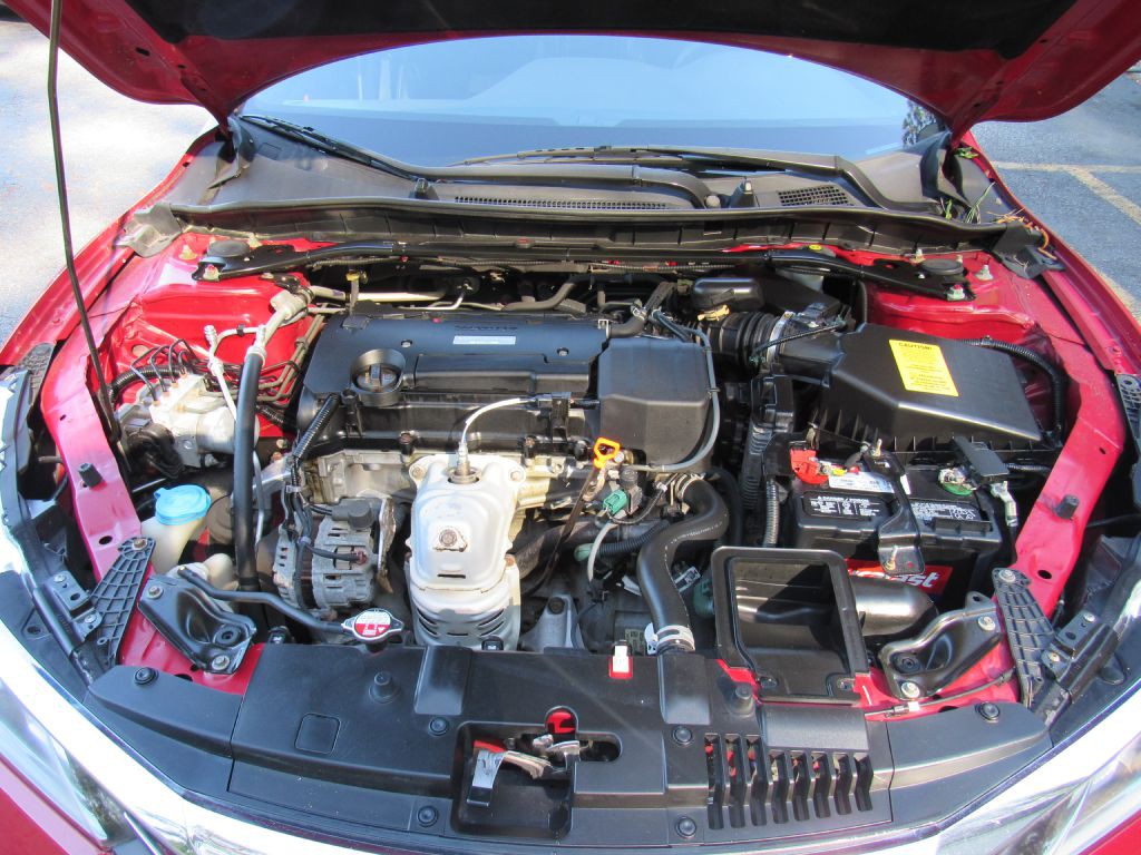 2016 Honda Accord Image 19