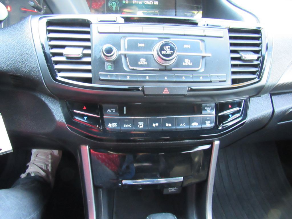 2016 Honda Accord Image 8