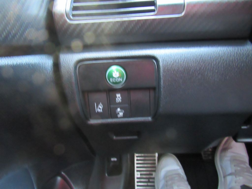2016 Honda Accord Image 11