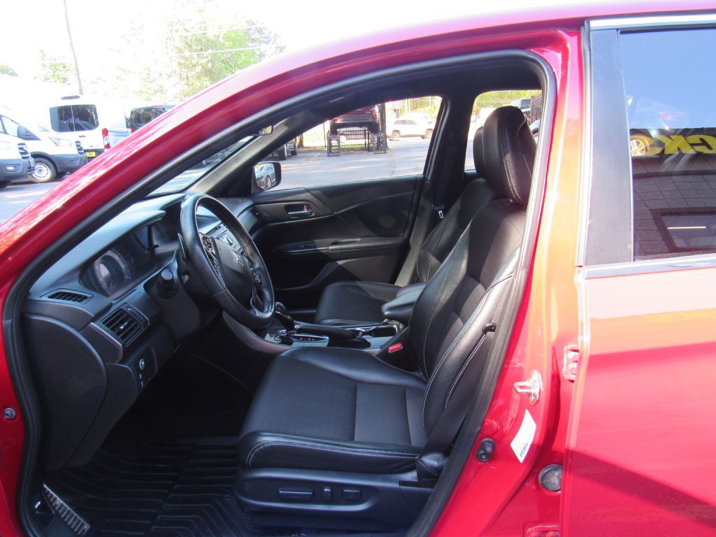 2016 Honda Accord Image 12