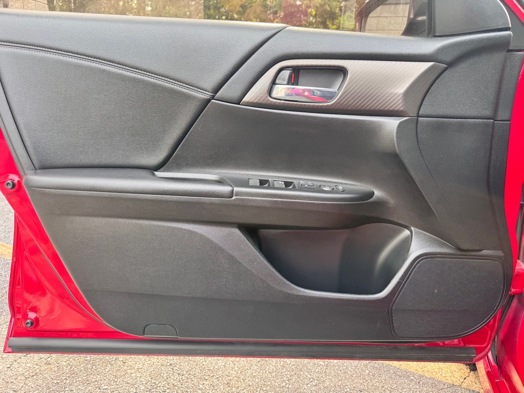2016 Honda Accord Image 11
