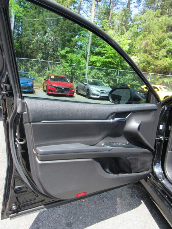 2020 Toyota Camry Image 9