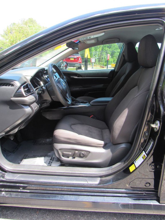 2020 Toyota Camry Image 19