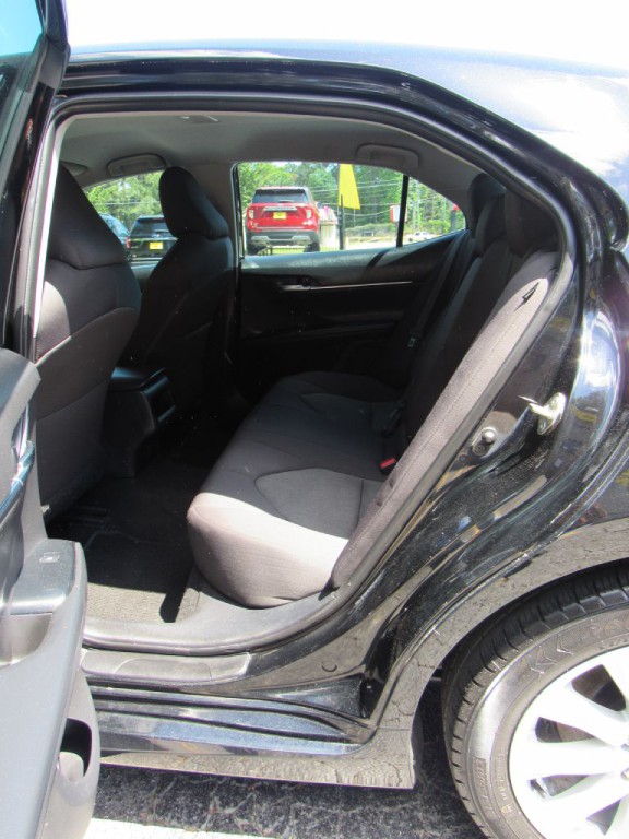 2020 Toyota Camry Image 20