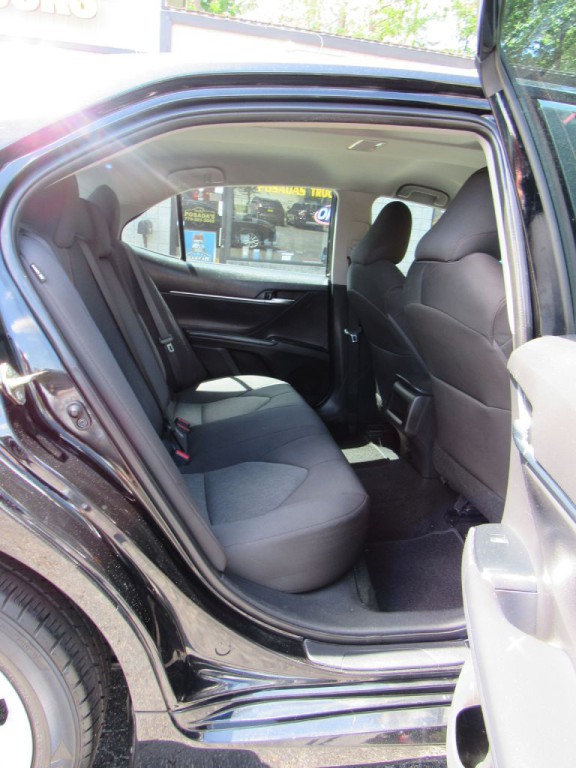 2020 Toyota Camry Image 22