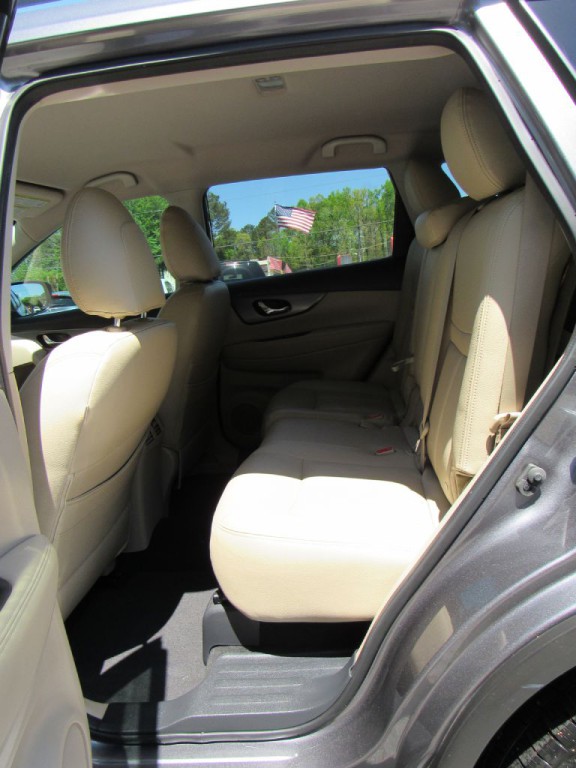 2016 Nissan Rogue Image 12