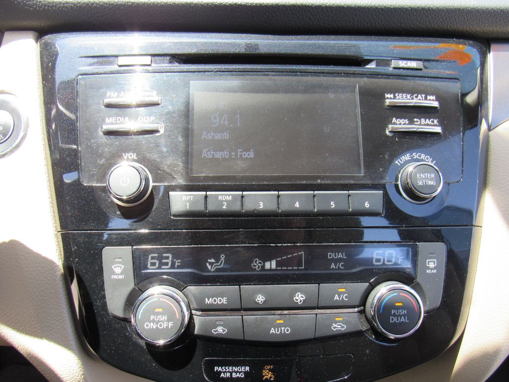 2016 Nissan Rogue Image 20