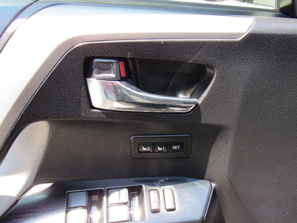 2017 Toyota Rav4 Image 8