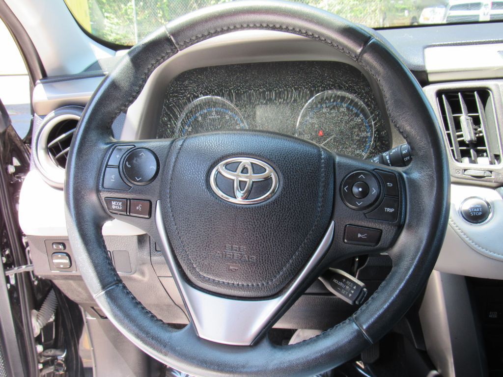 2017 Toyota Rav4 Image 13