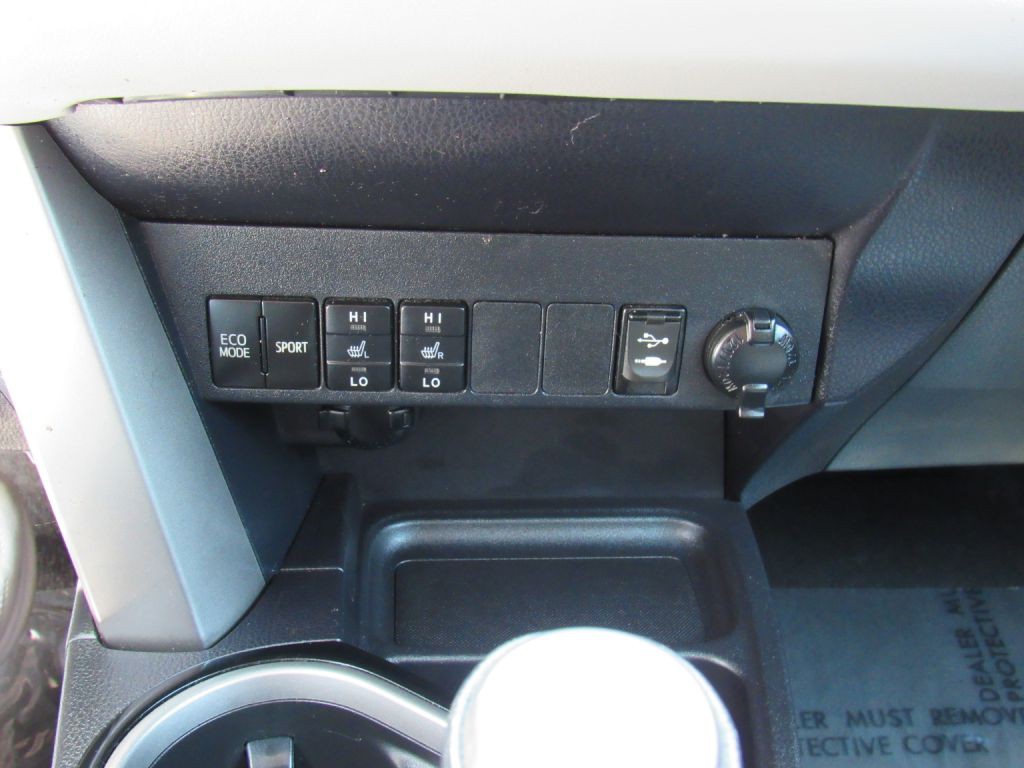2017 Toyota Rav4 Image 16