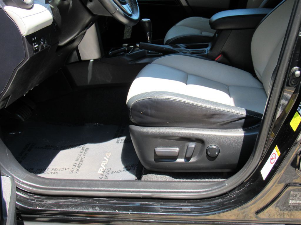 2017 Toyota Rav4 Image 19