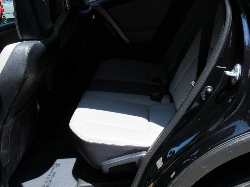 2017 Toyota Rav4 Image 20
