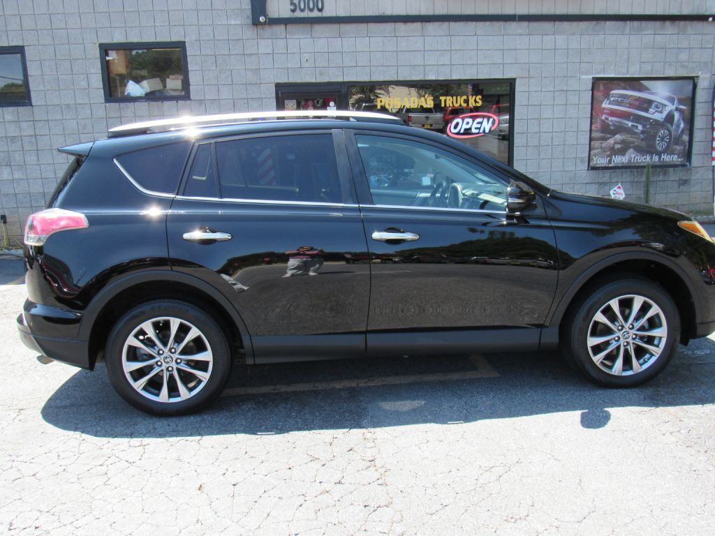 2017 Toyota Rav4 Image 1