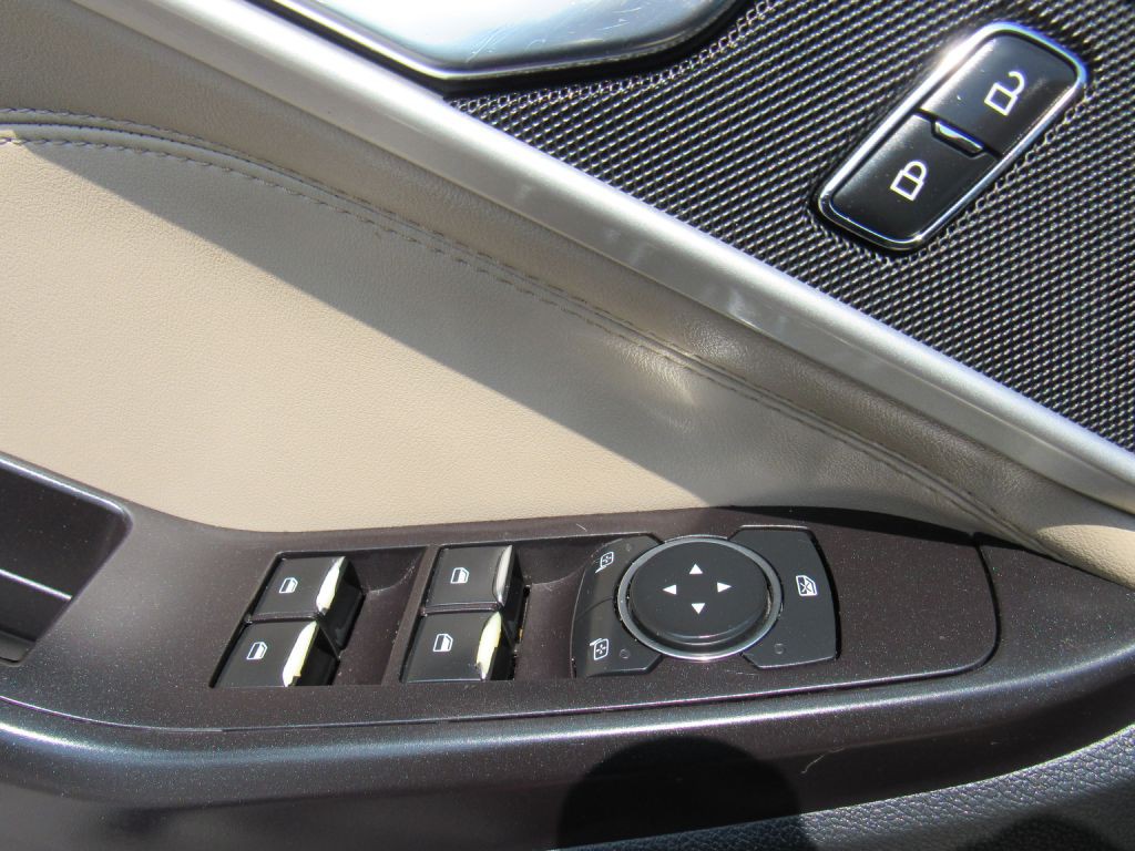 2020 Ford Explorer Image 16