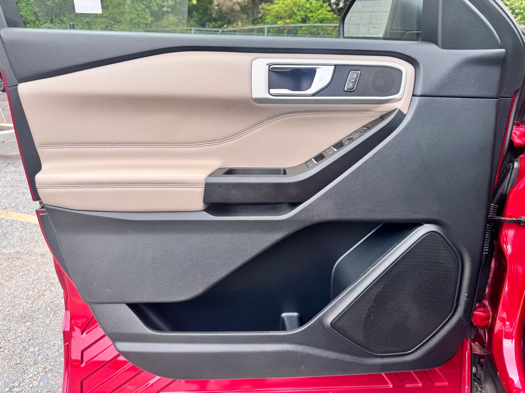 2020 Ford Explorer Image 9