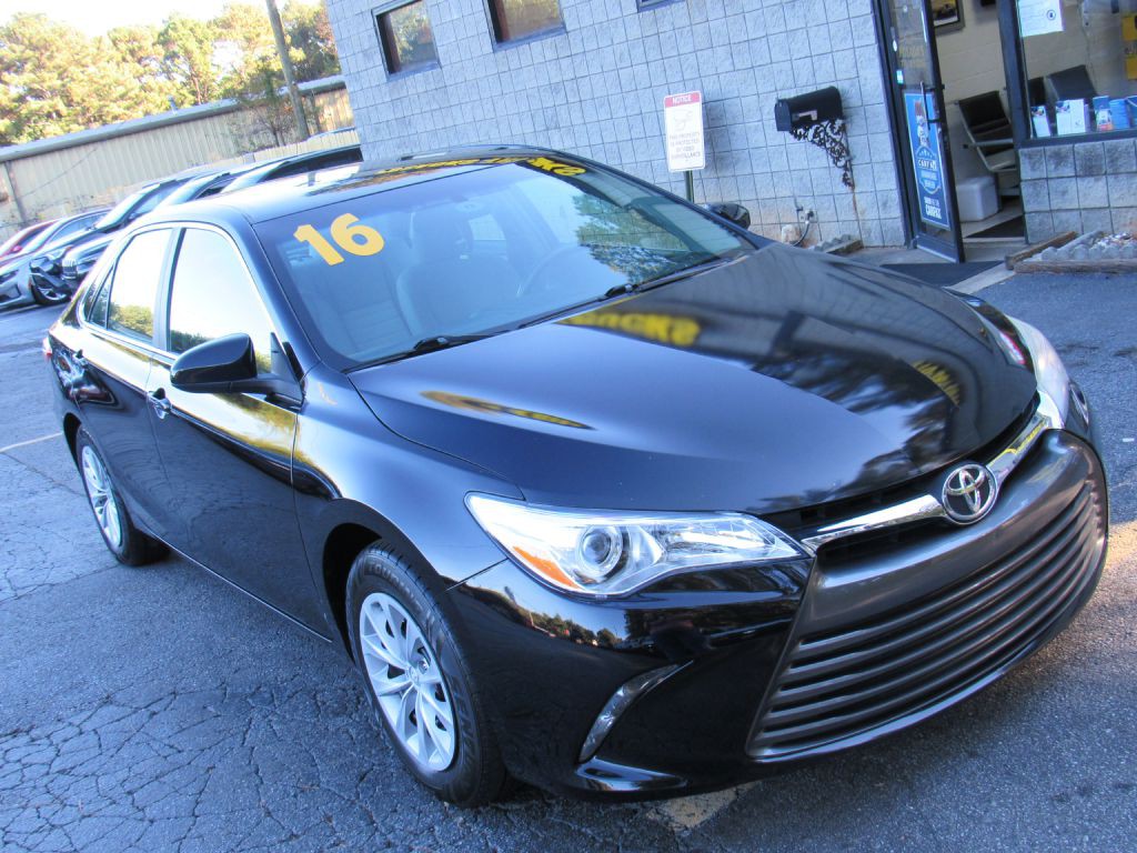 2016 Toyota Camry Image 4