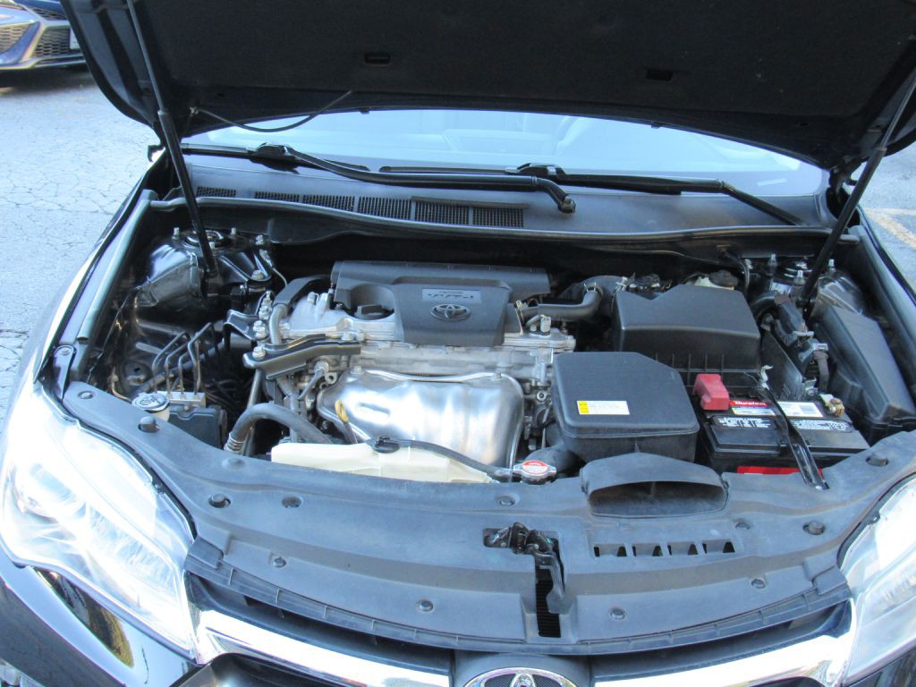 2016 Toyota Camry Image 13