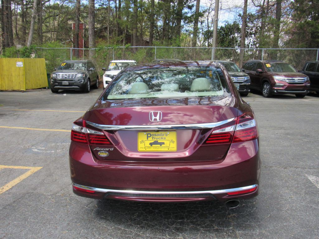 2017 Honda Accord Image 4