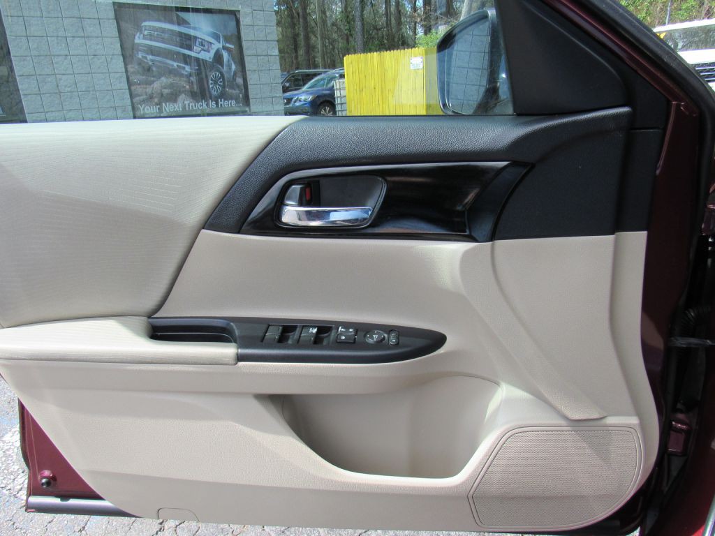 2017 Honda Accord Image 6