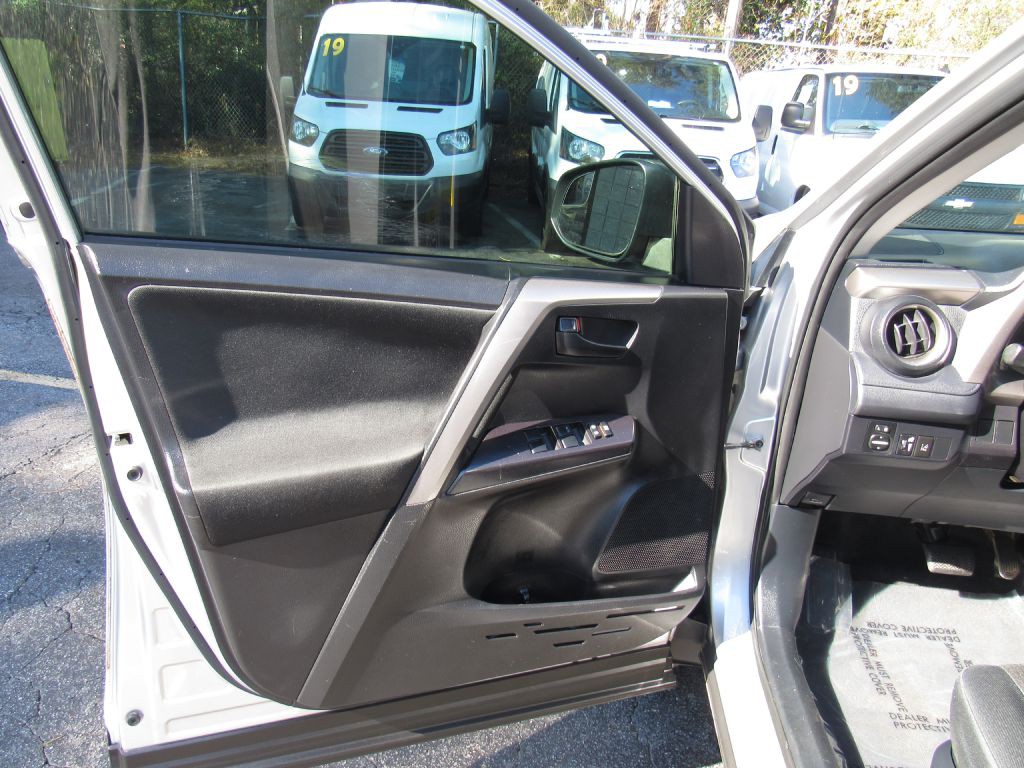 2018 Toyota Rav4 Image 11