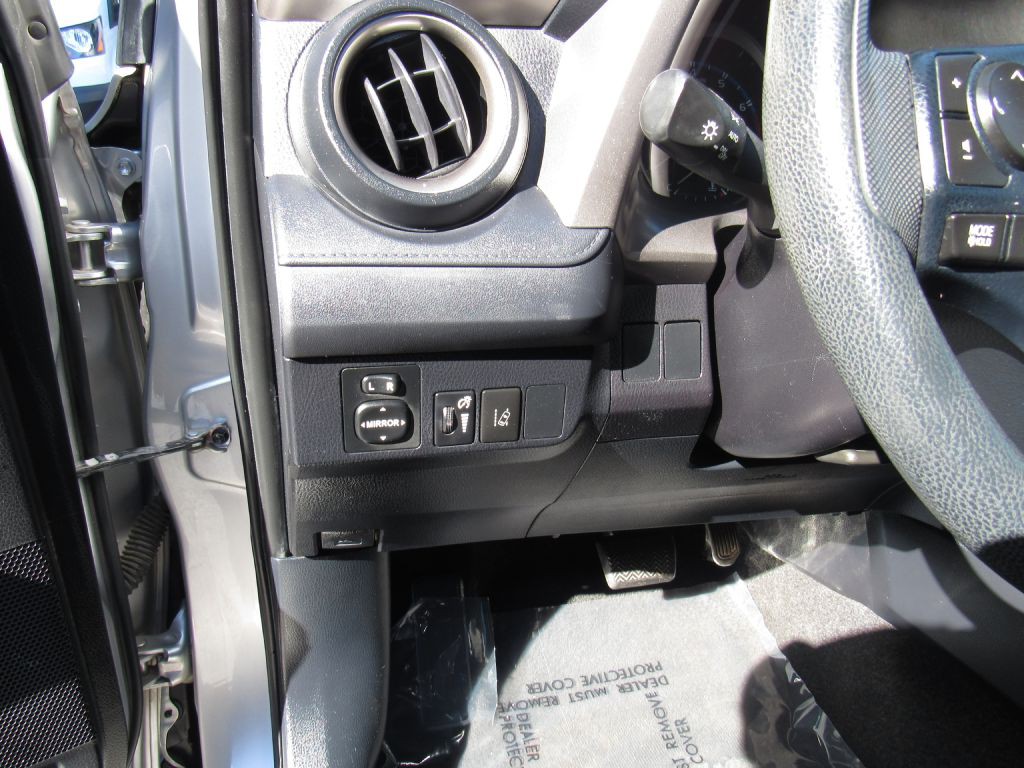 2018 Toyota Rav4 Image 12