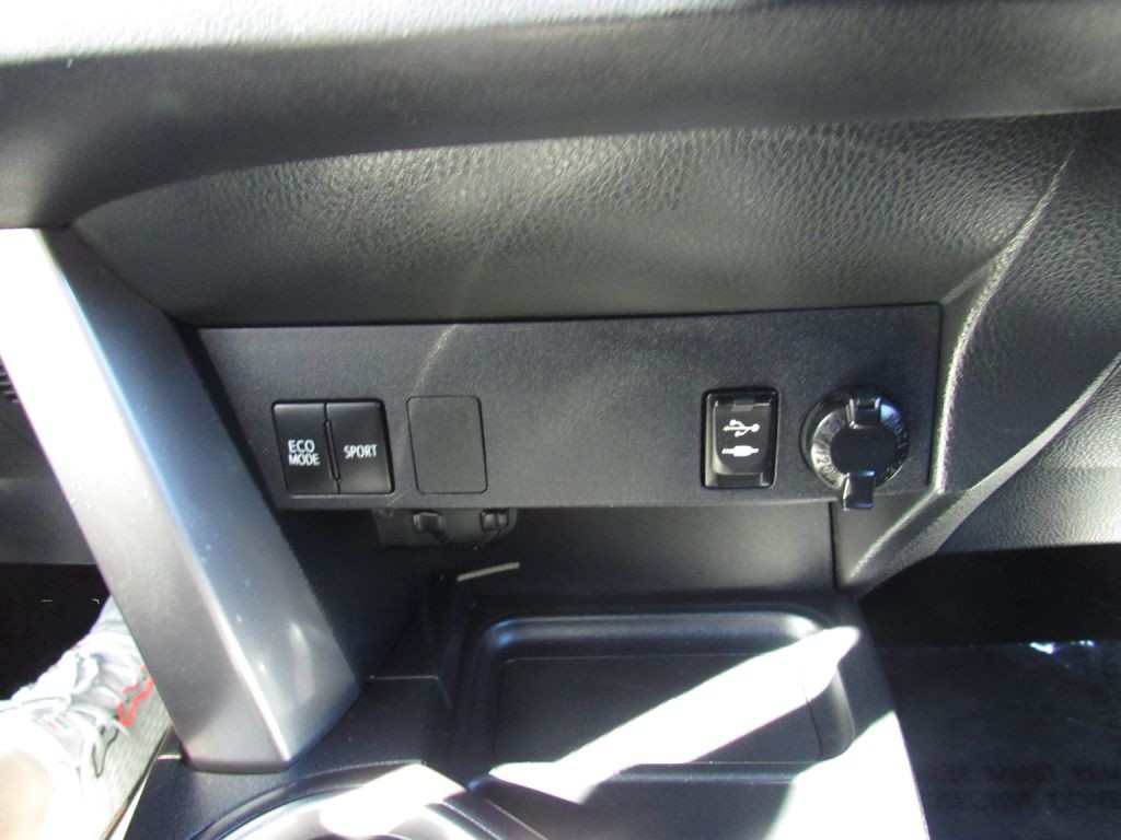 2018 Toyota Rav4 Image 16