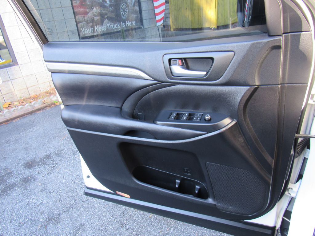 2019 Toyota Highlander Image 12