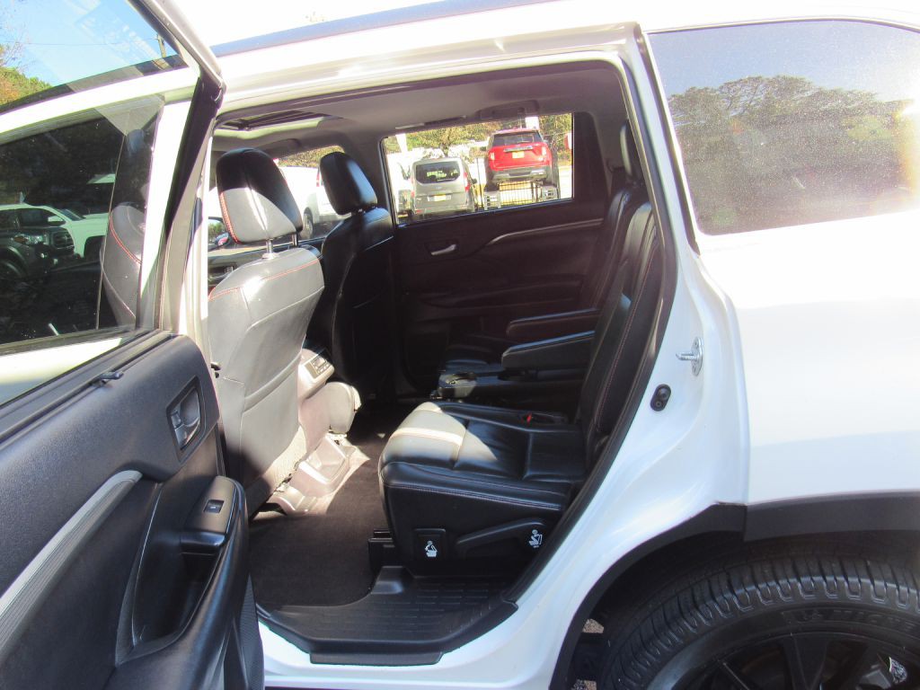 2019 Toyota Highlander Image 15